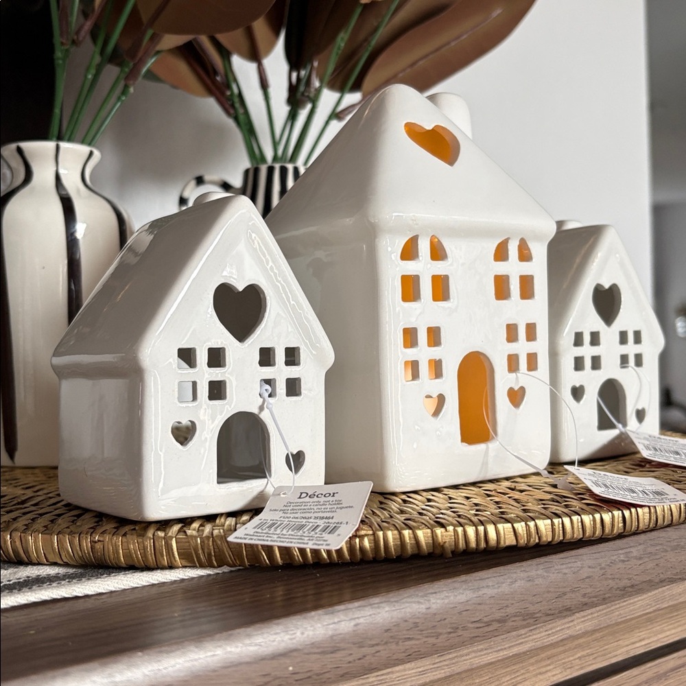 🆕Bundle Of 3 Ceramic Candleholder Houses - Picture 4 of 5